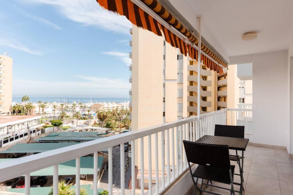 Amplio Con Vistas Al Mar Y Piscina En Benalmadena Lägenhet Exteriör bild