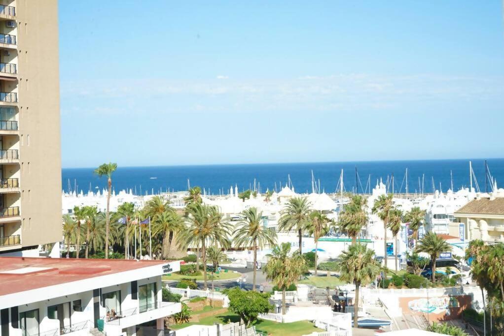 Amplio Con Vistas Al Mar Y Piscina En Benalmadena Lägenhet Exteriör bild