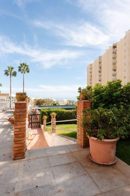 Amplio Con Vistas Al Mar Y Piscina En Benalmadena Lägenhet Exteriör bild