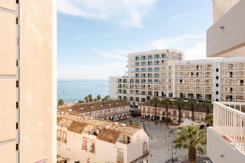 Amplio Con Vistas Al Mar Y Piscina En Benalmadena Lägenhet Exteriör bild