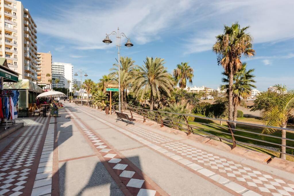 Amplio Con Vistas Al Mar Y Piscina En Benalmadena Lägenhet Exteriör bild